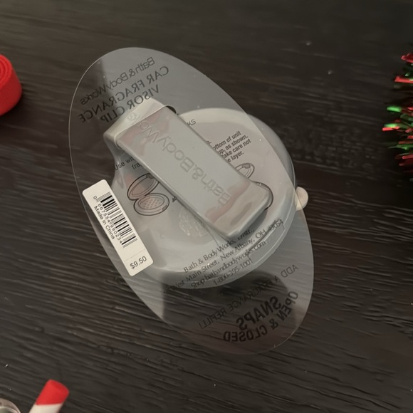 Asstortated Christmas Bath & Body Works items - Picture 12 of 14